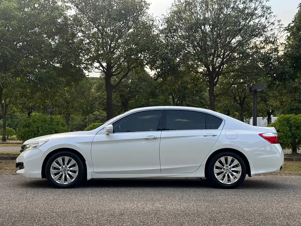 Honda Accord — миниатюра 4