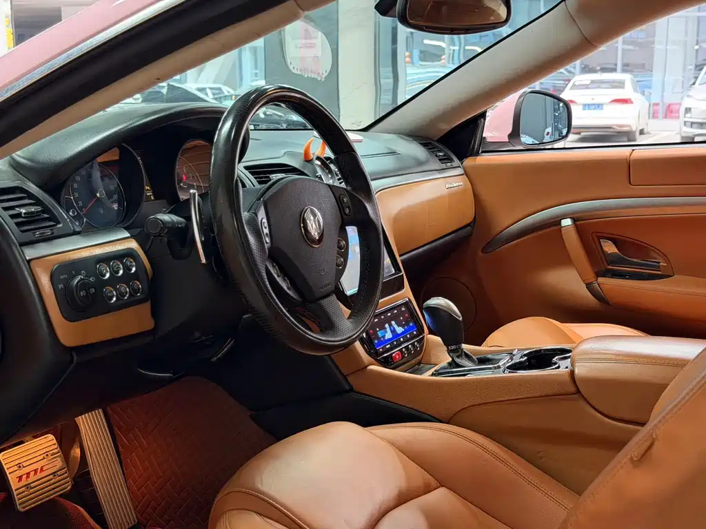 Maserati GranTurismo — миниатюра 9
