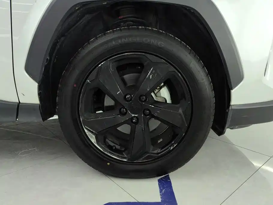 Toyota RAV4 — миниатюра 6