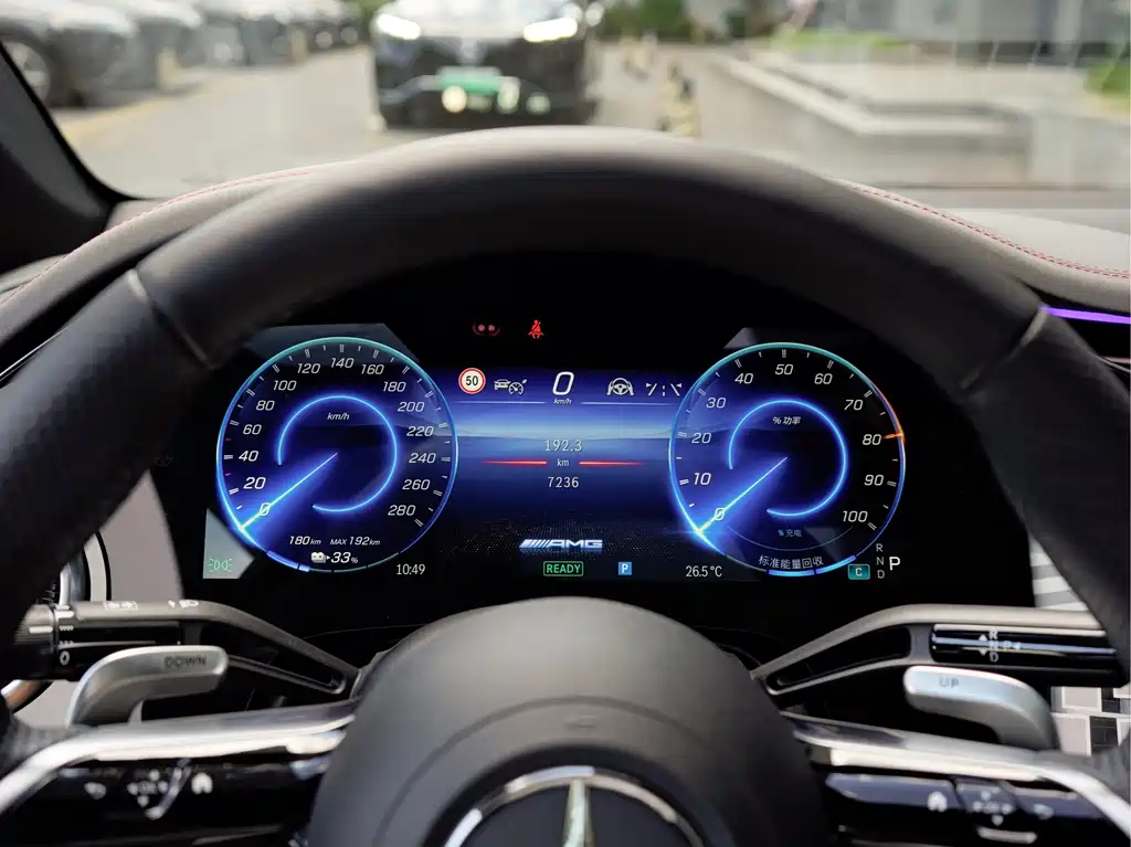 Mercedes-Benz EQE AMG — миниатюра 9