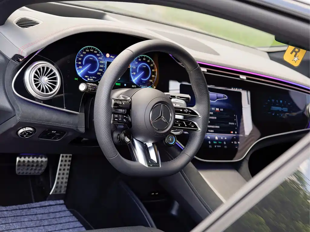 Mercedes-Benz EQE AMG — миниатюра 12