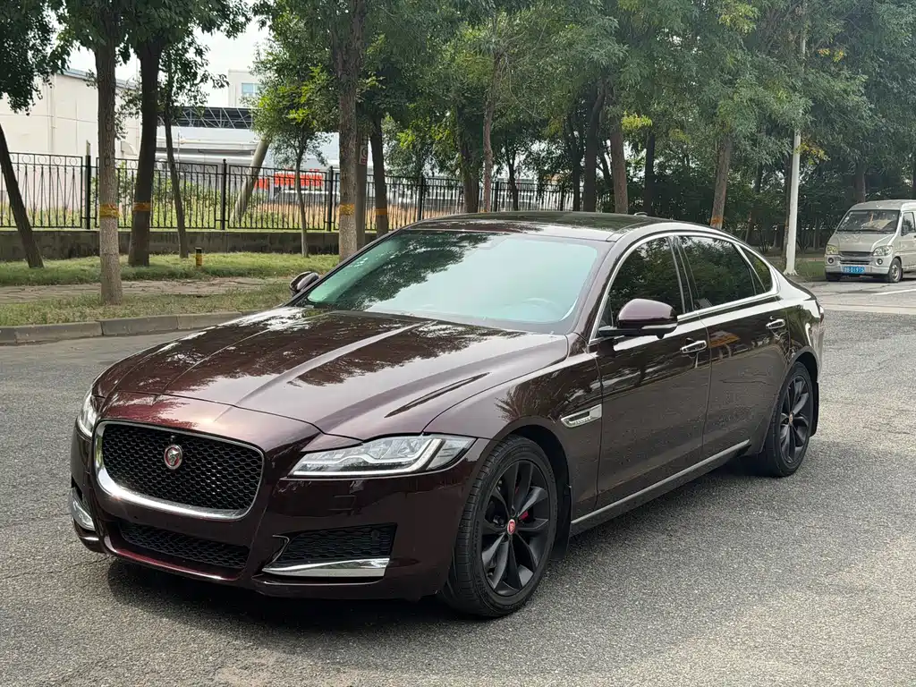 Jaguar XFL