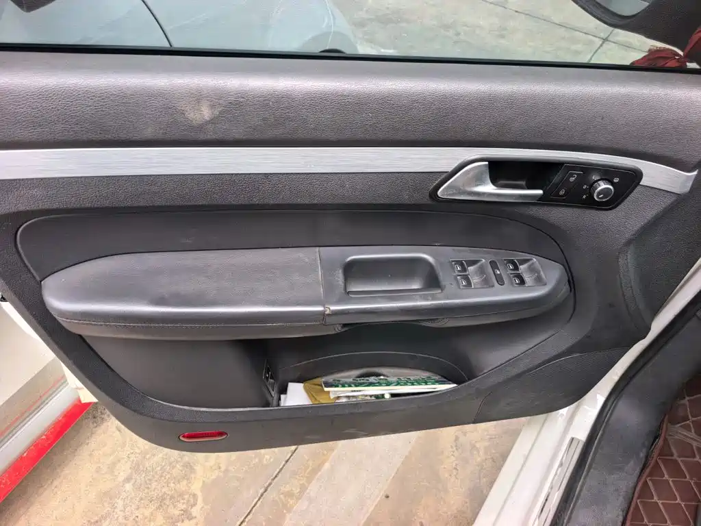 Volkswagen Touran — миниатюра 7