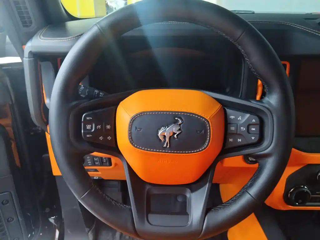 Ford Bronco — миниатюра 10