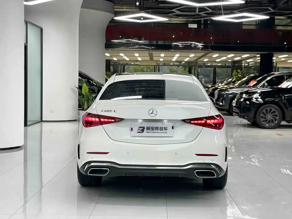 Mercedes-Benz C-Class — миниатюра 12