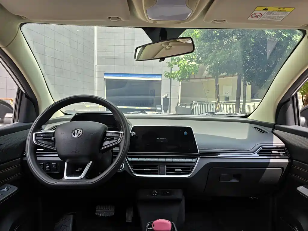 Dongfeng EV YOUNG Guang Xiaoxin — миниатюра 9
