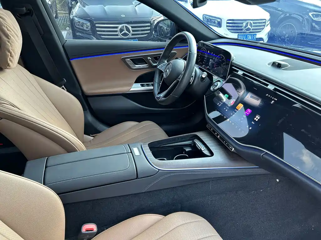 Mercedes-Benz E-Class — миниатюра 12