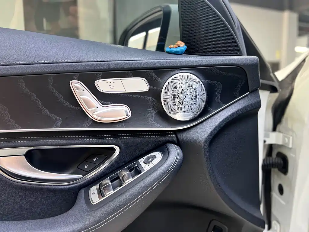 Mercedes-Benz C-Class — миниатюра 7