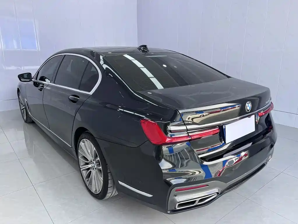 BMW 7 Series 7 2018 740Li Lead