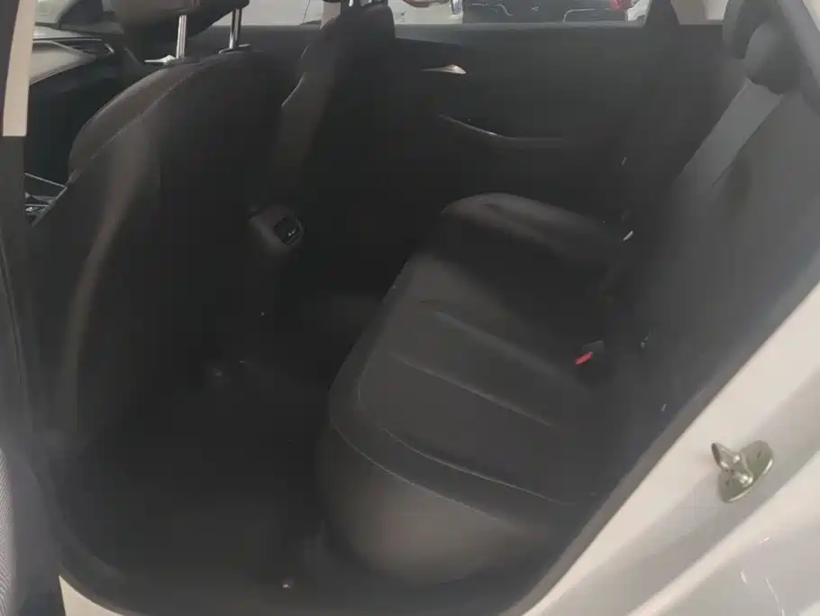 Buick Verano — миниатюра 11