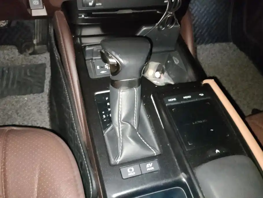 Lexus ES — миниатюра 16
