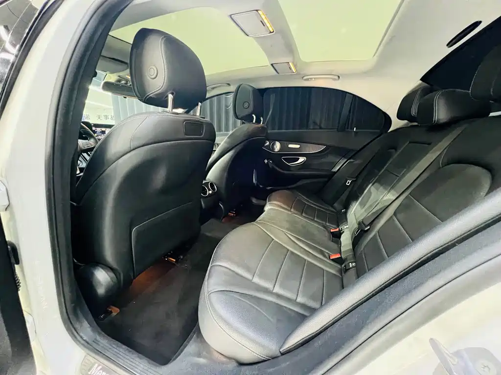 Mercedes-Benz C-Class — миниатюра 10