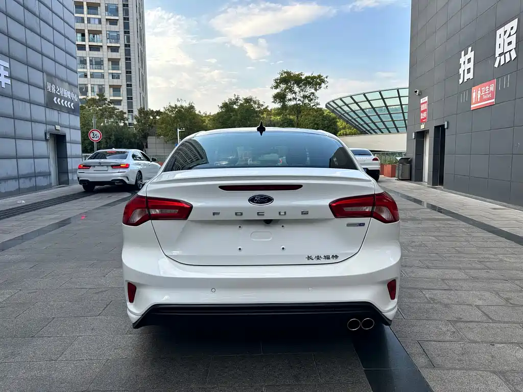 Ford Focus — миниатюра 6