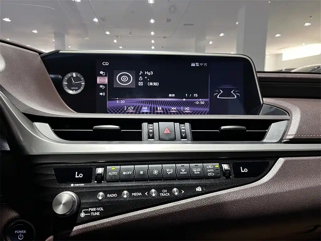 Lexus ES — миниатюра 12