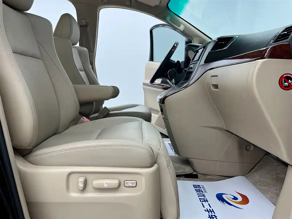 Toyota Alphard 2011 3.5L Luxury