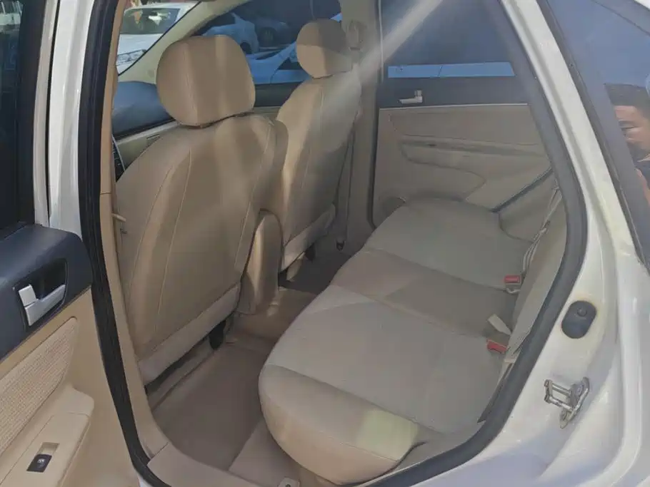BAIC E-Series — миниатюра 11