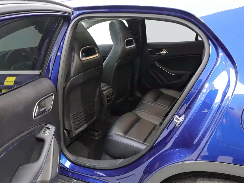 Mercedes-Benz GLA — миниатюра 15