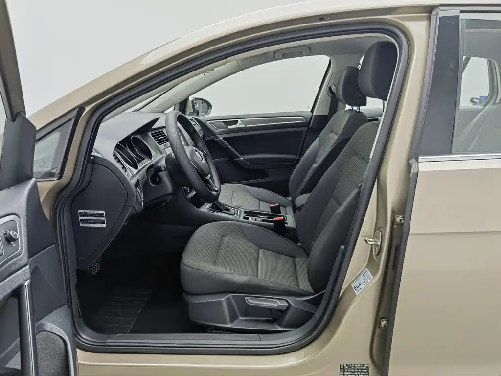Volkswagen Golf — миниатюра 10