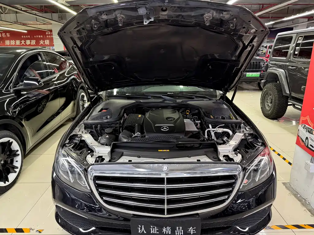 Mercedes-Benz E-Class — миниатюра 23