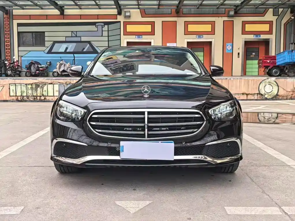 Mercedes-Benz E-Class — миниатюра 2