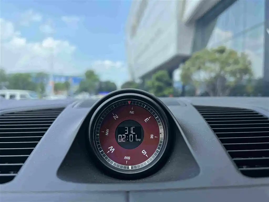 Porsche Cayenne Hybrid — миниатюра 9