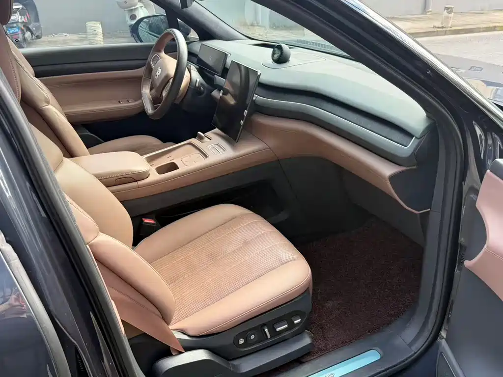NIO ES8 — миниатюра 11