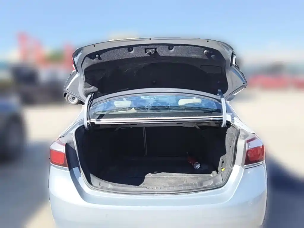 Chevrolet Cruze — миниатюра 24