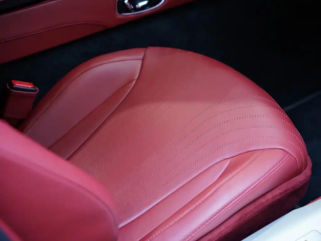 Aston Martin DB11 — миниатюра 37