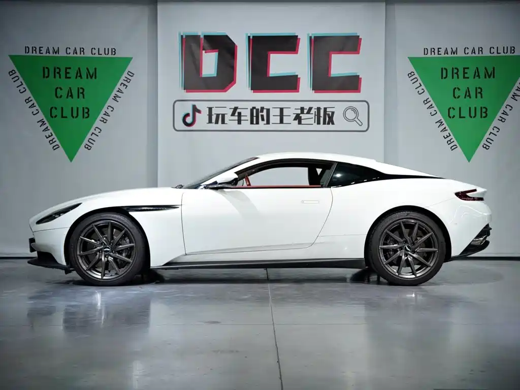 Aston Martin DB11 — миниатюра 51