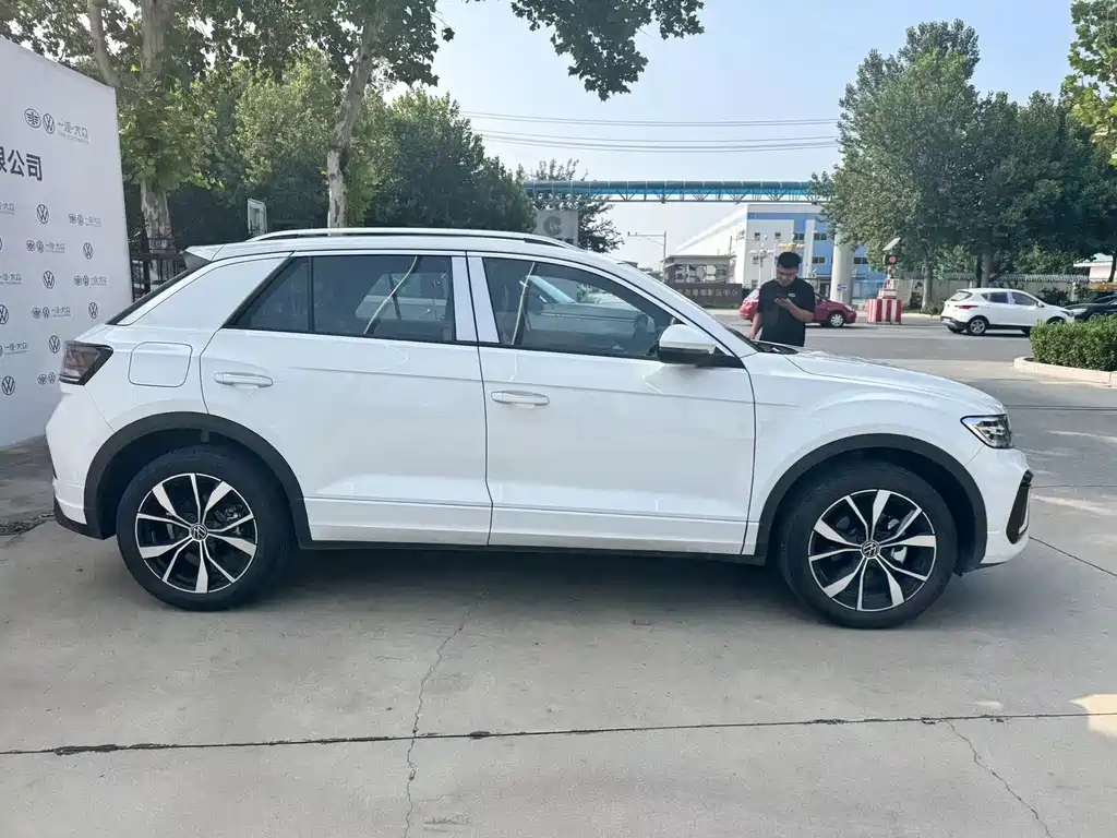 Volkswagen T-Roc 2025 300TSI DSG