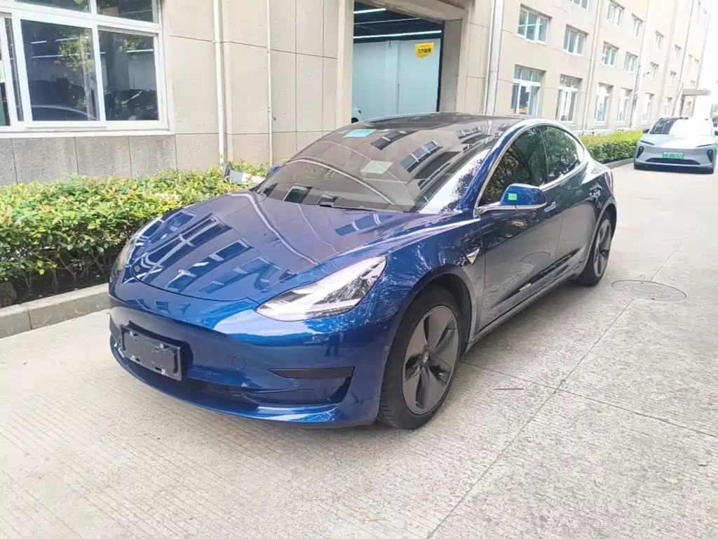 Tesla Model 3 — миниатюра 2