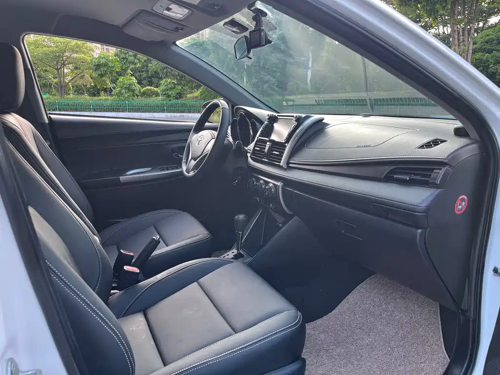 Toyota Yaris L — миниатюра 9