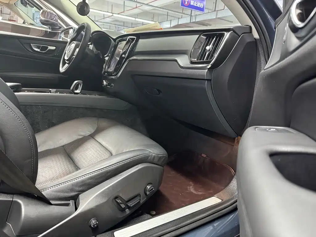 Volvo S60 — миниатюра 11