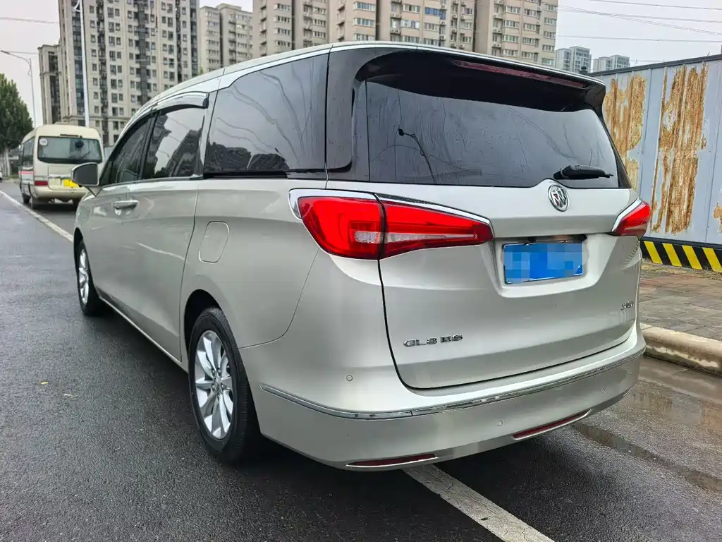 Buick GL8 — миниатюра 9
