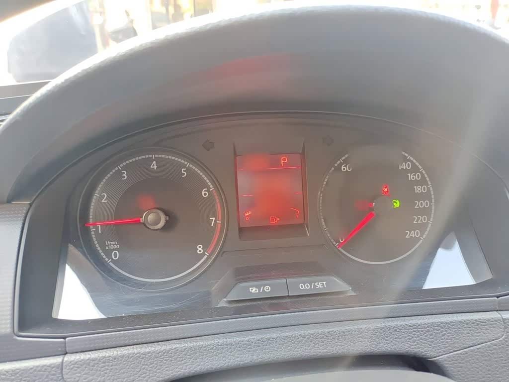 Volkswagen Santana 1.5 л 2021 г. Белый, пробег 29600 км