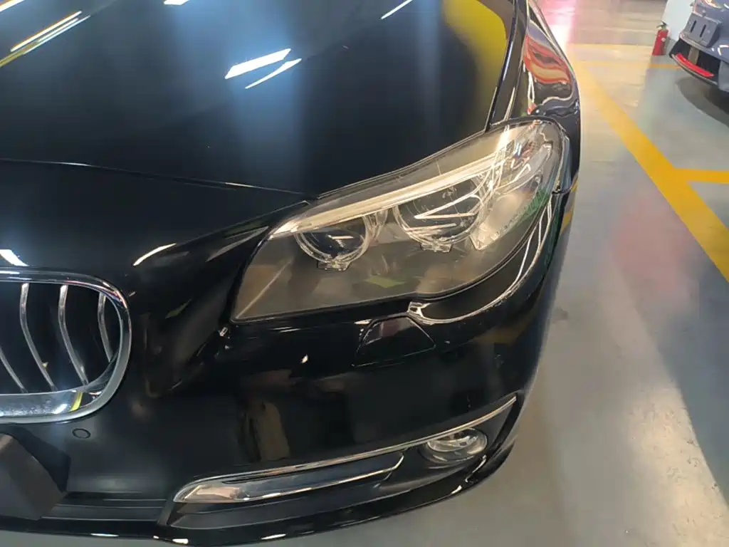 BMW 5 Series — миниатюра 24