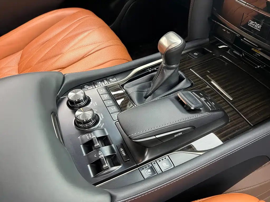 Lexus LX — миниатюра 15