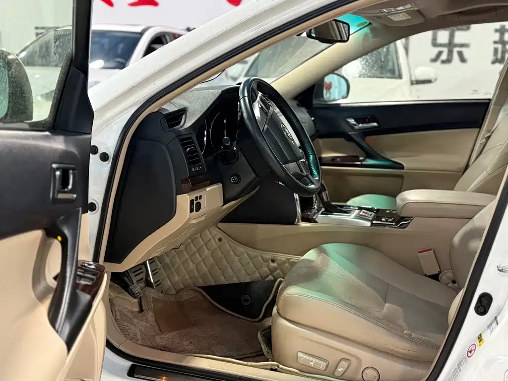 Toyota Reiz — миниатюра 5