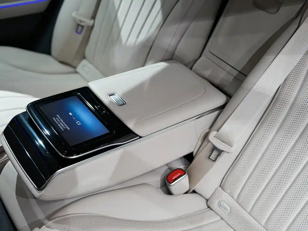Mercedes-Benz S-Class — миниатюра 10