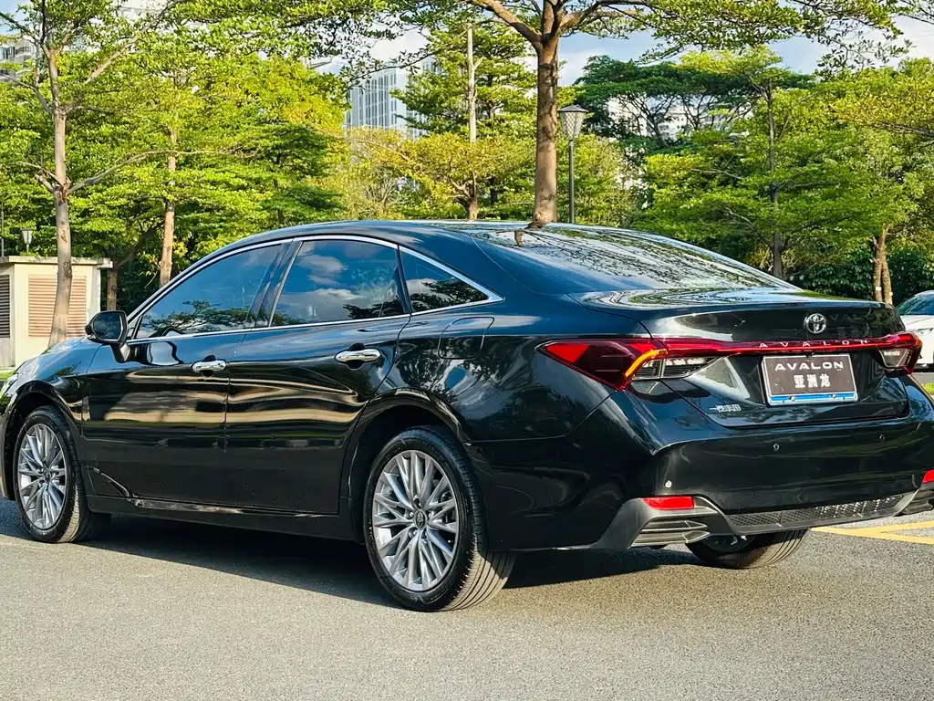 Toyota Avalon — миниатюра 8