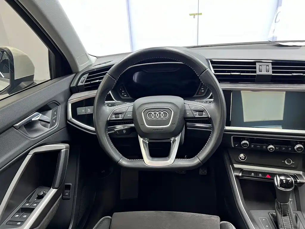 Audi Q3 — миниатюра 10
