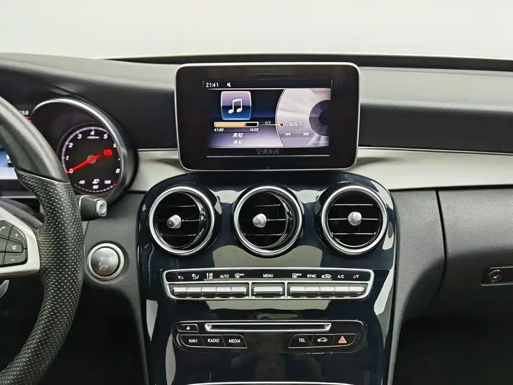 Mercedes-Benz C-Class — миниатюра 12
