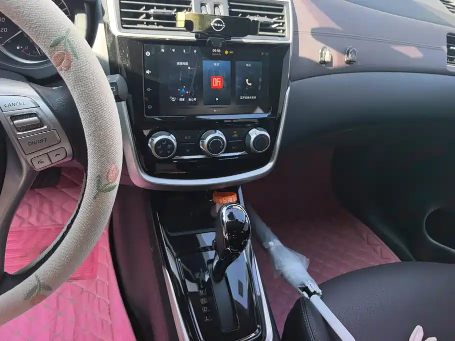 Nissan Tiida — миниатюра 13