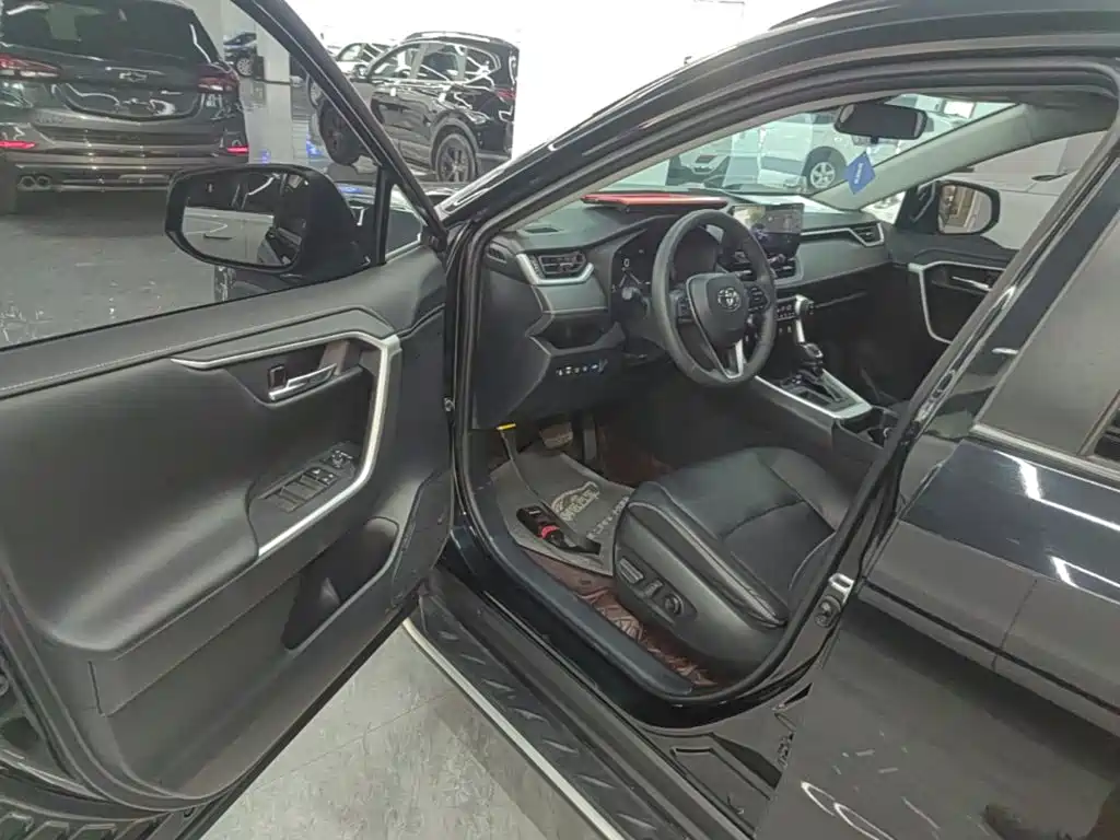 Toyota RAV4 — миниатюра 16