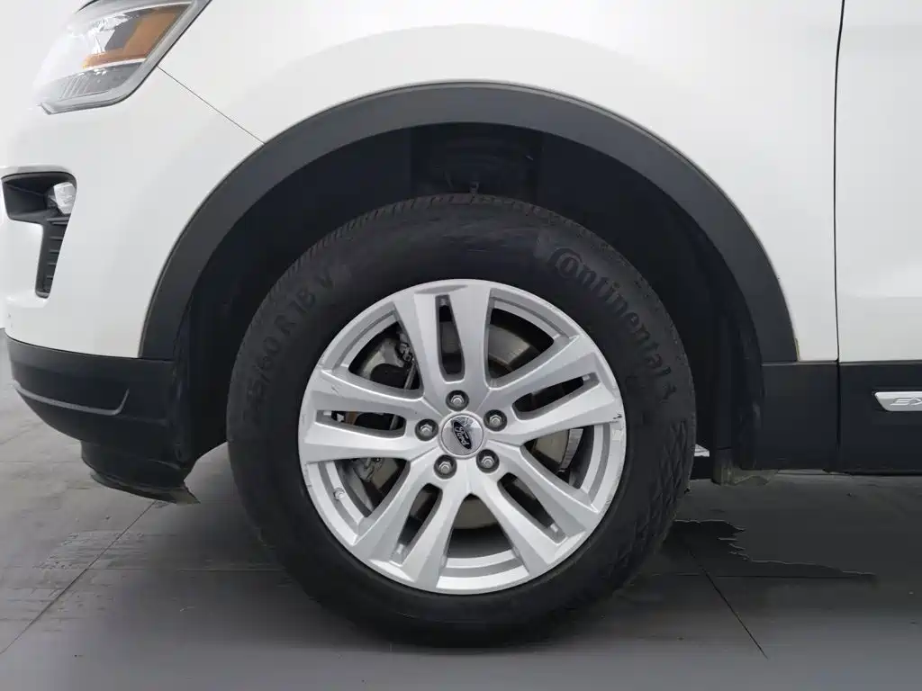 Ford Explorer (Import) — миниатюра 17
