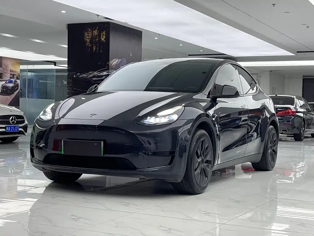 Tesla Model Y 2024