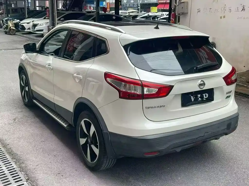 Nissan Qashqai 2016 2.0L CVT Luxury