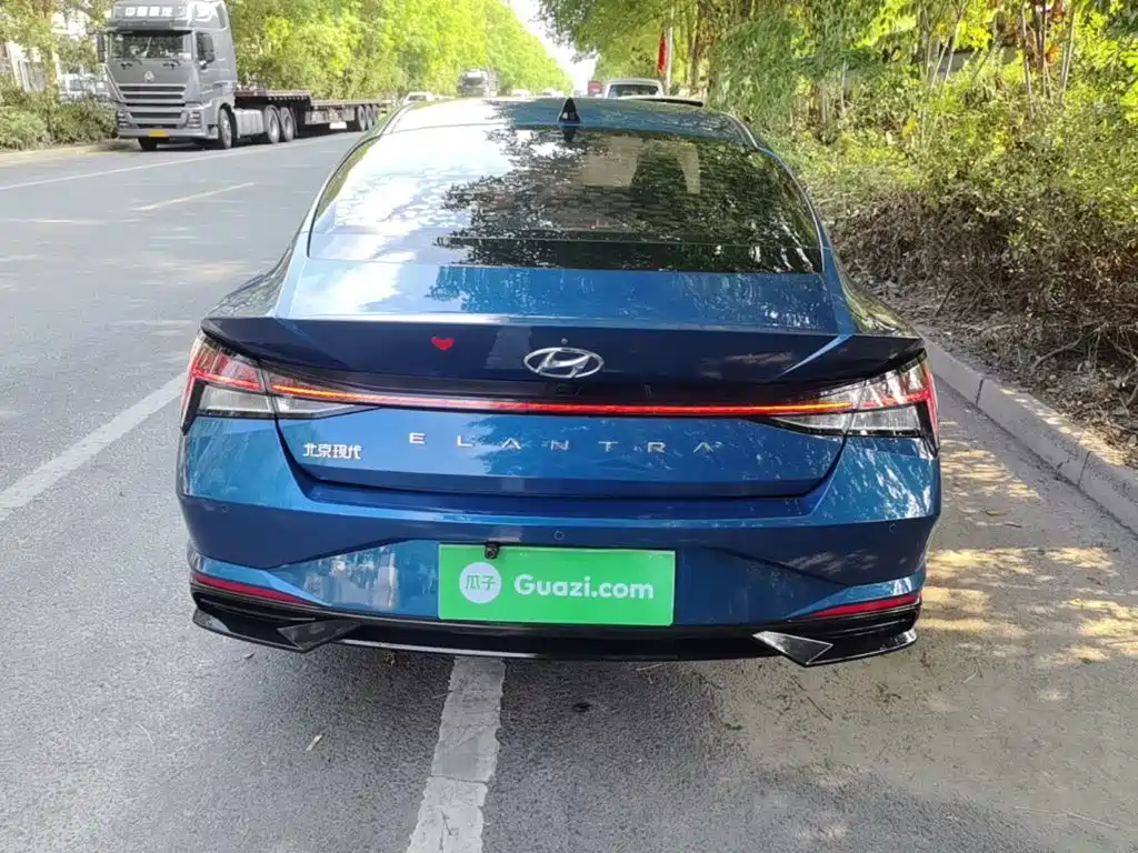 Hyundai Elantra — миниатюра 6