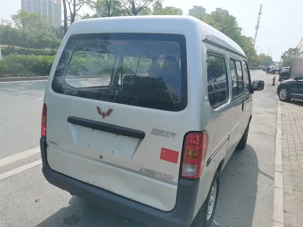 Wuling Sunshine 2023 1.5L 5/7 мест