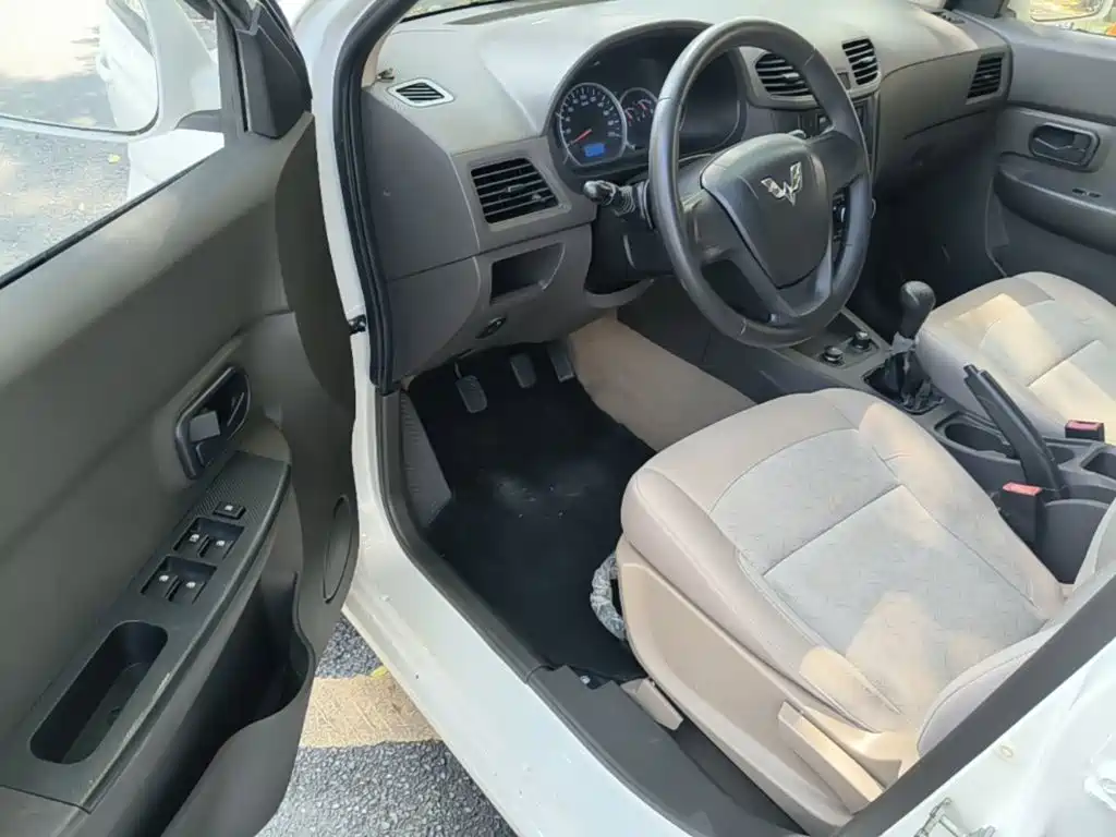Wuling Hongguang — миниатюра 16